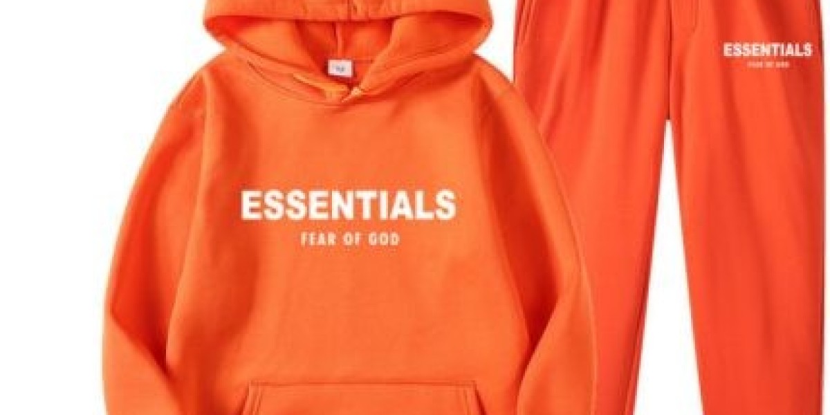 Ultra-Soft Essential Hoodie for Relaxed and Modern Street Looks