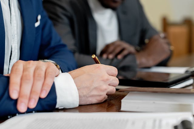 How Finance Lawyer Resolve Banking Disputes - Crivva