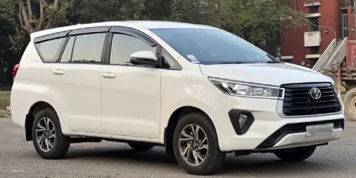Innova Rental Jaipur – Comfortable & Reliable Travel with Travel Bazaar India