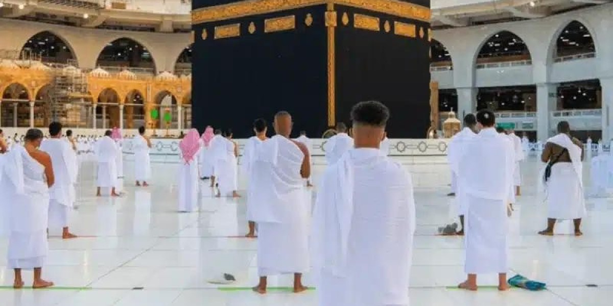 Family-Friendly Umrah Packages from UK: What Parents Need to Know Before Booking