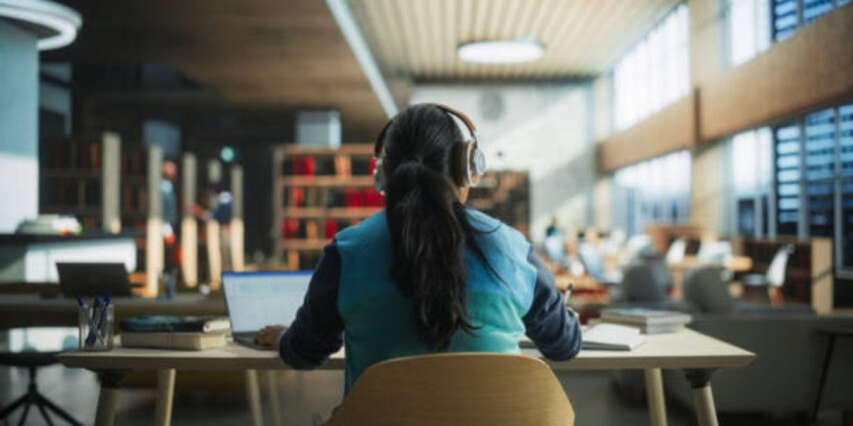 How Professional Editors Strengthen Academic Writing Why Students Rely on the Best Dissertation Editing Services Today