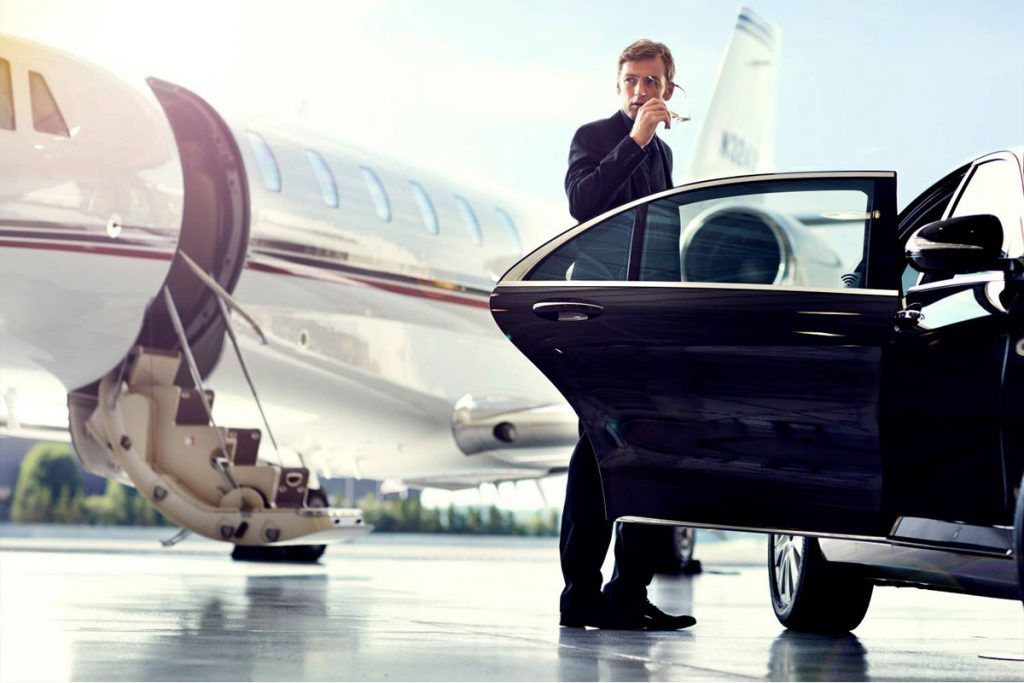 Experience Smooth and Reliable Travel with a Professional DFW Black Car Service – Airport Car and Limo