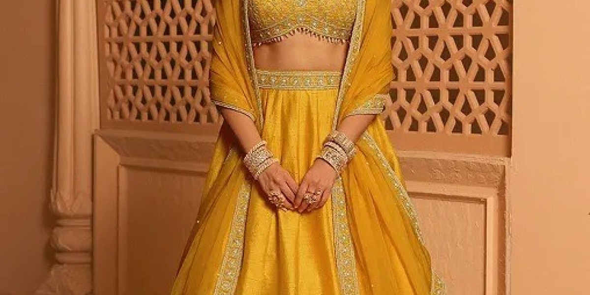 Effortless Elegance for a Joyful Haldi Celebration