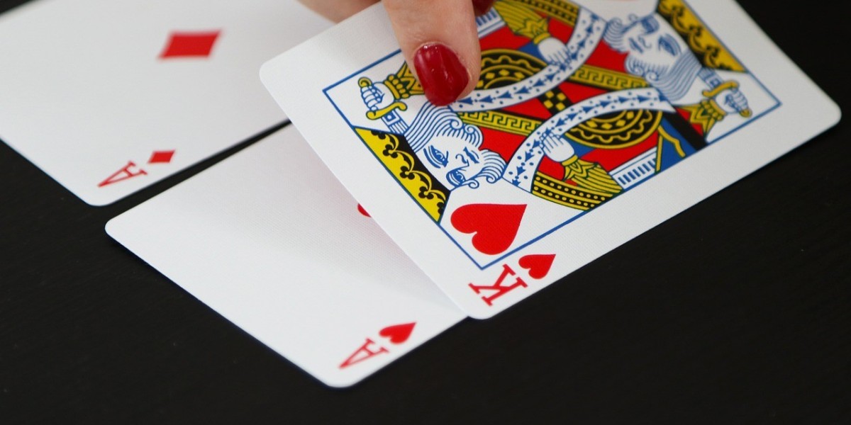 Ewolucja doświadczeń mobilnych w kasynach online: Jak technologie AR i VR zmienią sposób, w jaki gracze angażują się w h