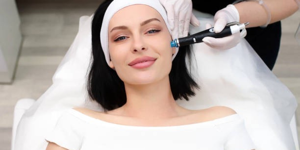 Complete Hydrafacial Treatment Process Explained for Riyadh Residents