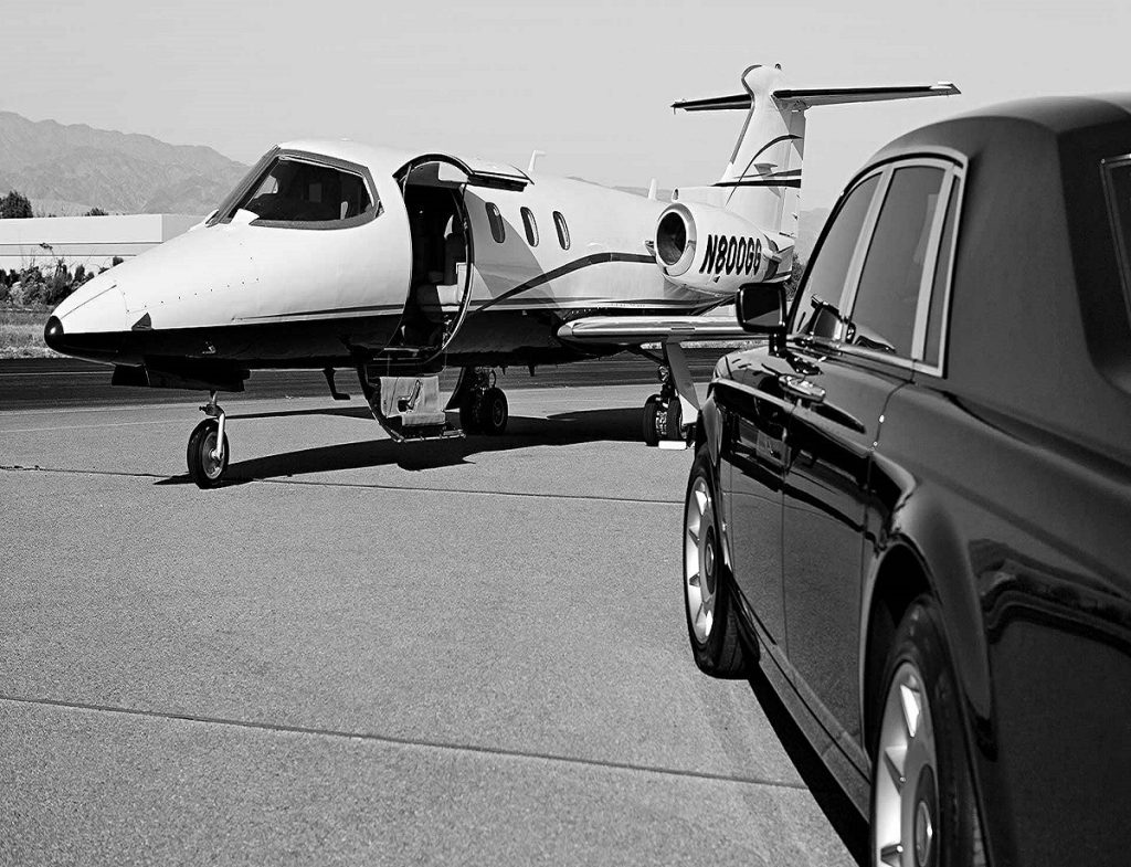 Elevating Your Travel Experience to DFW Luxury Airport Car Services - Track Courier
