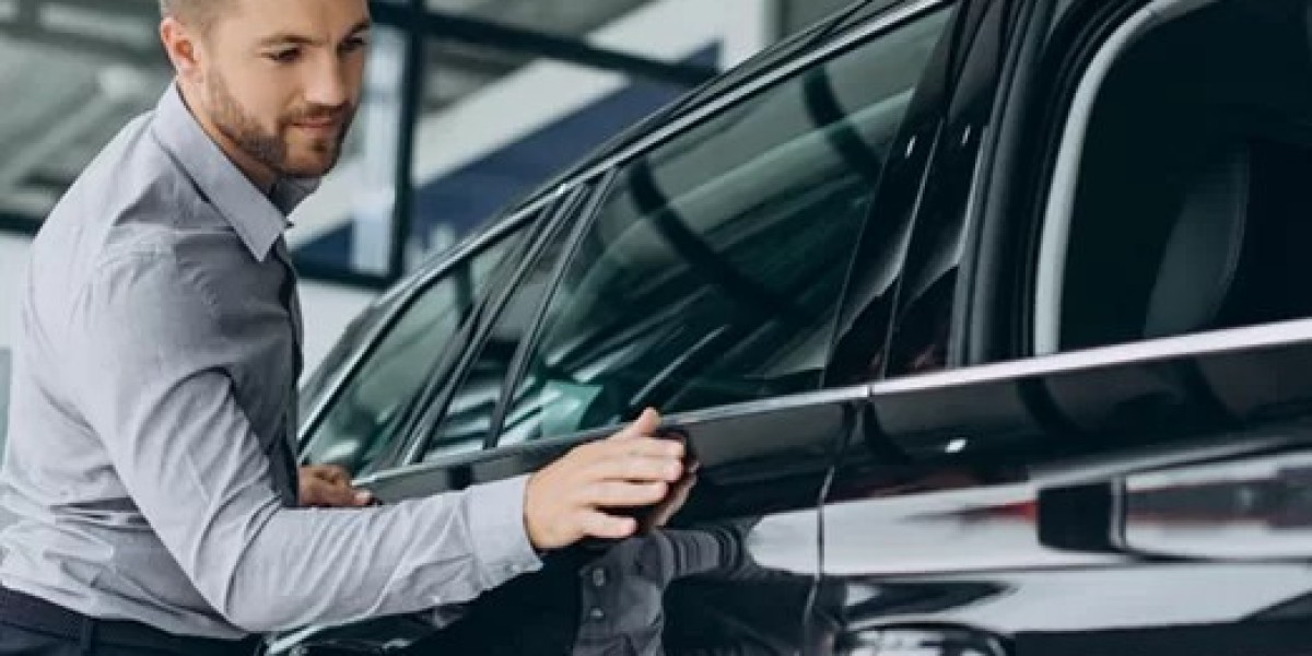 HOW SAND AFFECTS YOUR CAR: ESSENTIAL CAR CARE TIPS FOR ABU DHABI ROADS