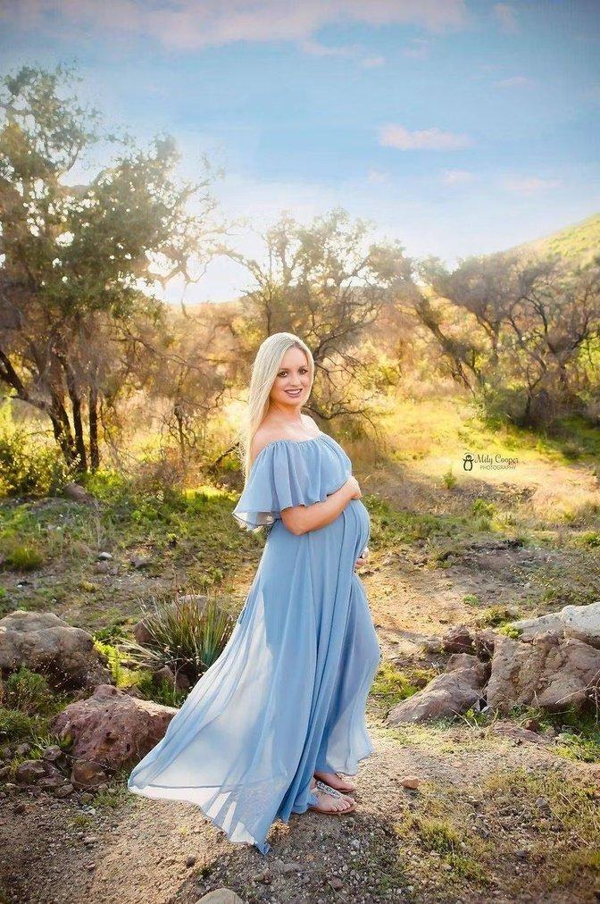 Capturing the Beauty of Motherhood: Timeless Maternity Photography with Lily | Articles | Mily Cooper Photography | Gan Jing World - Technology for Humanity | Video & Movie Streaming