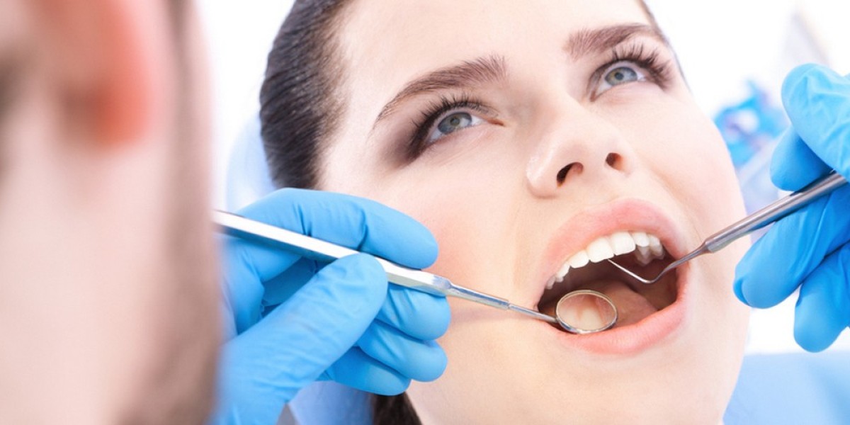 Discovering the Best Dental Clinics Near Me and Exploring Cosmetic Dentistry