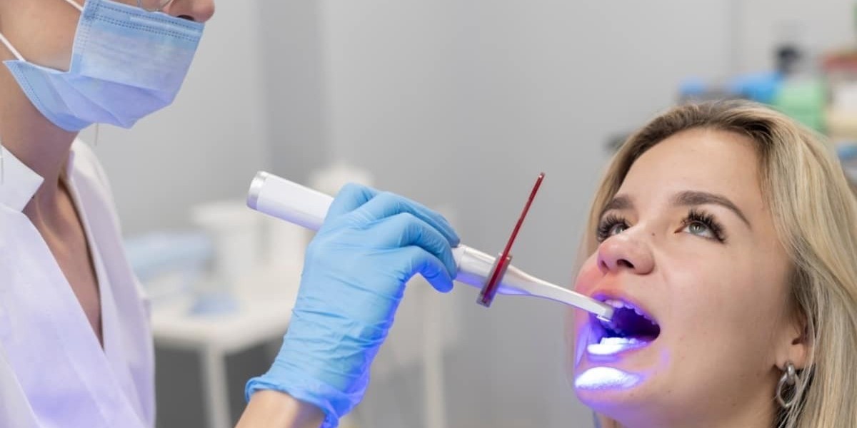 Choosing Between Laser and Traditional Dental Treatments
