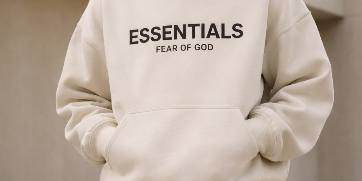 Essentials Hoodie Premium Streetwear Guide for Style, Comfort & Everyday Wear (USA Market)