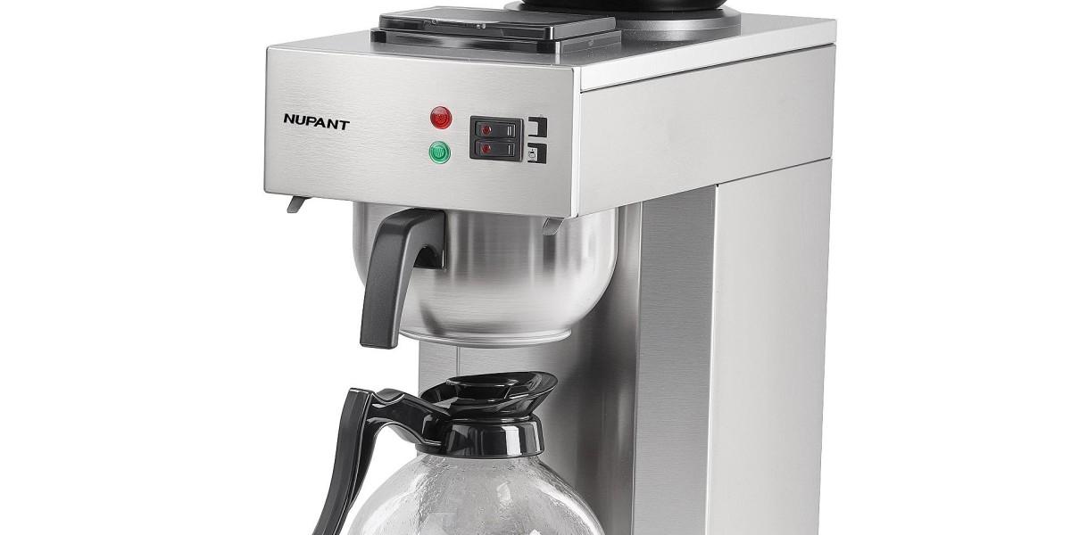 ☕ Commercial Coffee Maker: Essential Equipment for High-Volume Brewing