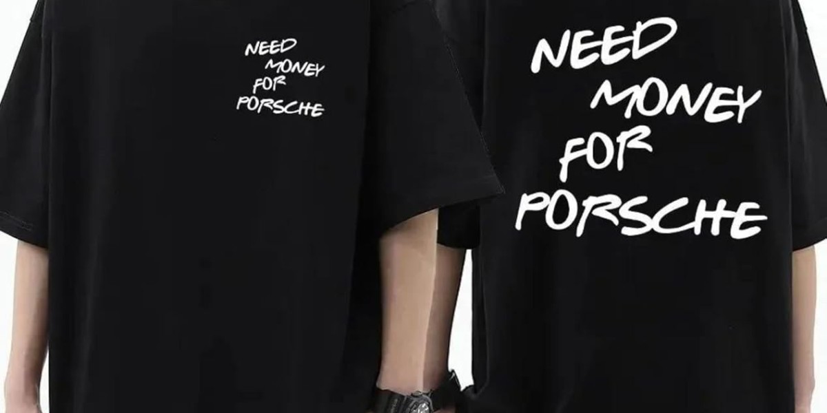 Streetwear and Social Media: How Digital Culture Drives Trends
