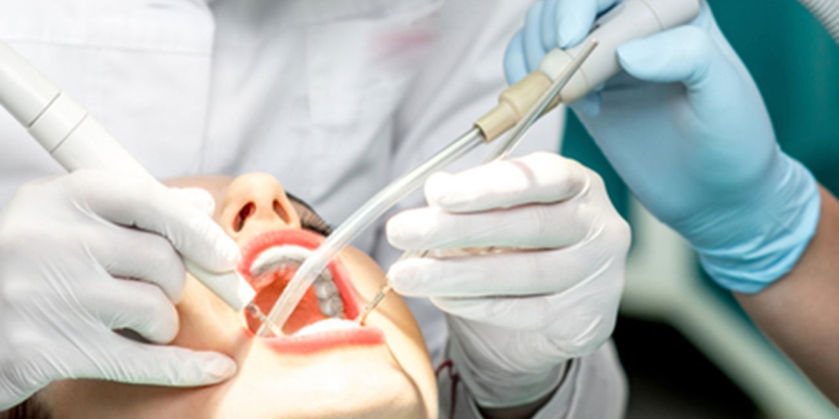 Dental Clinic Dubai: Teeth Whitening Solutions