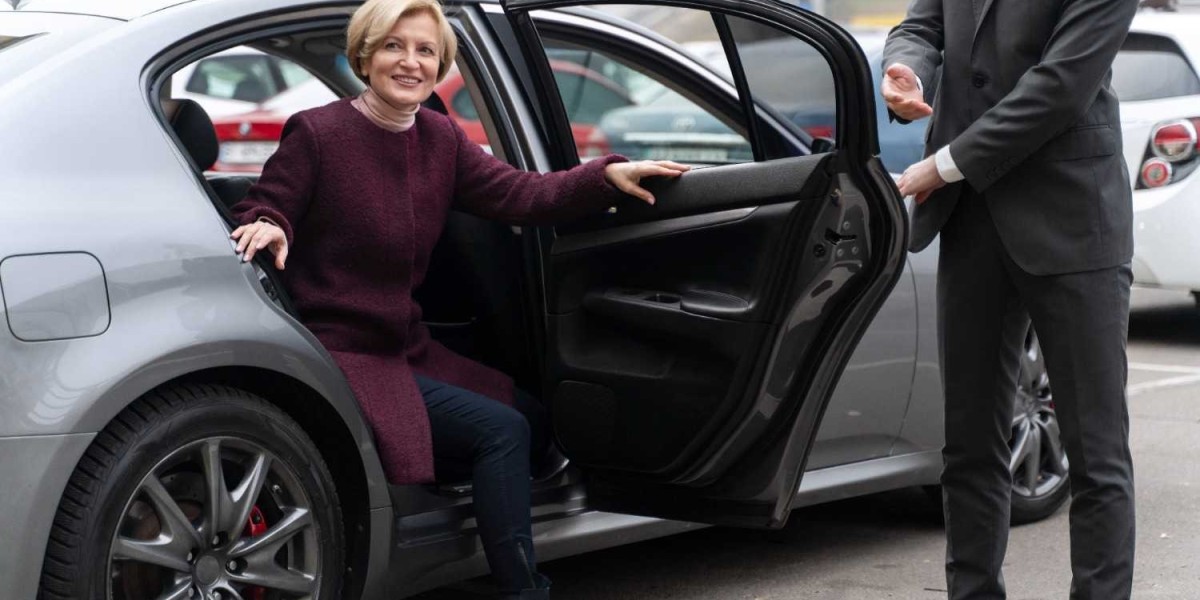 Chelmsford Taxis: Book Cheap & Reliable Taxi Service Today