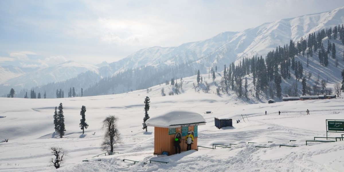 Affordable Kashmir Tour Packages – Explore Paradise Without Breaking Your Budget