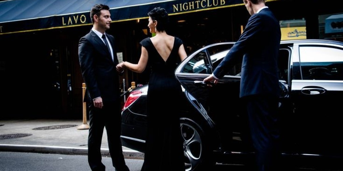 How an Hourly Limousine Service Enhances Every Journey?
