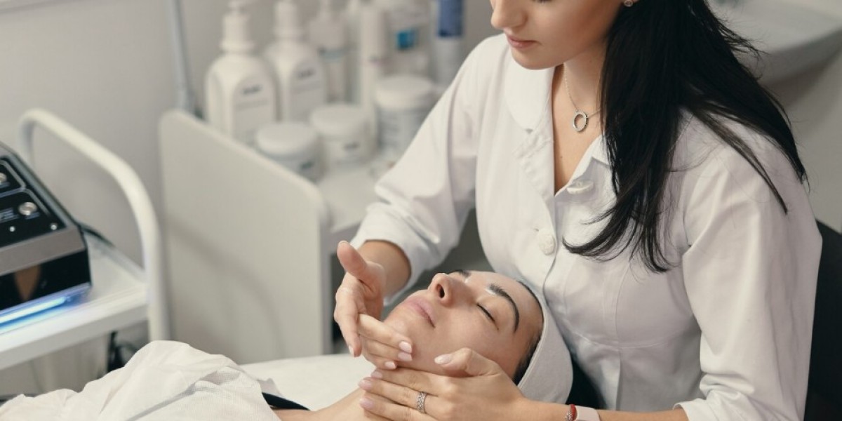 Skin Whitening Treatment in Dubai: Glow-Enhancing Skin Brightening Procedures