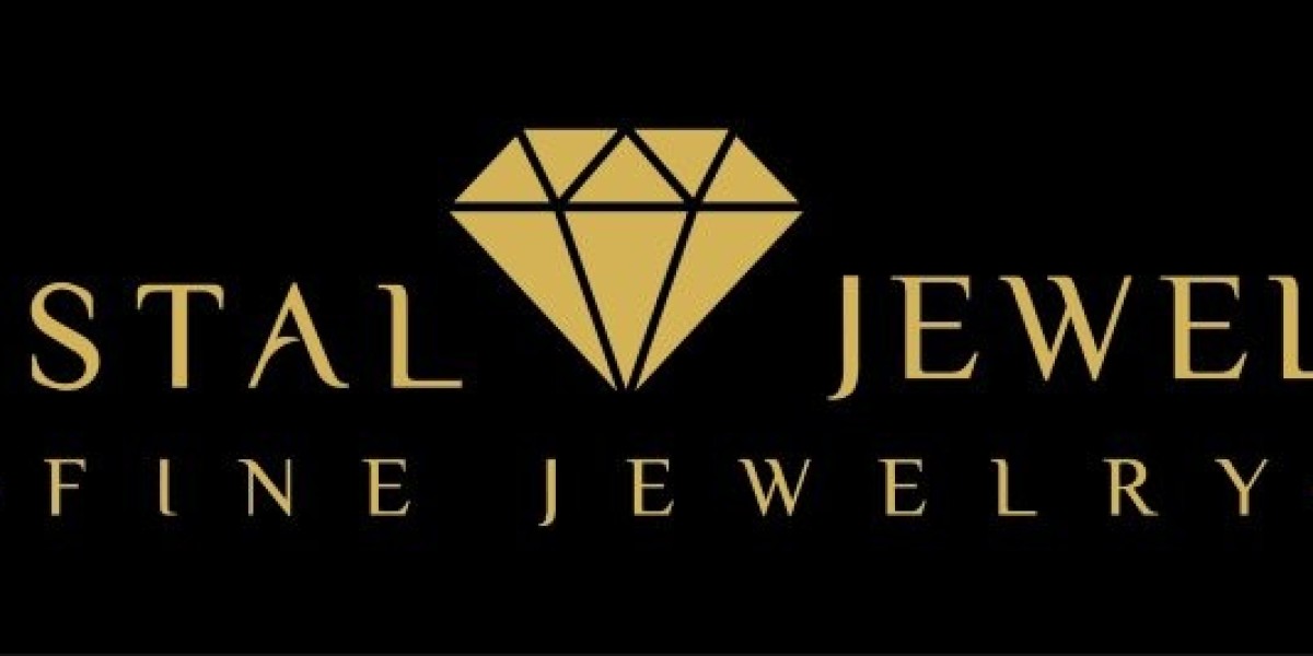 Luxury Engagement Rings: A Complete Guide to Choosing Timeless Elegance
