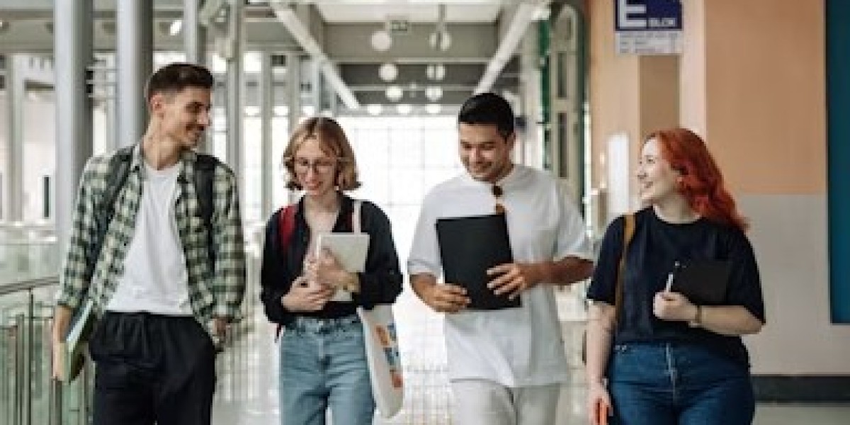 Uk Thesis Help: A Smarter Way to Overcome Academic Challenges and Achieve Success