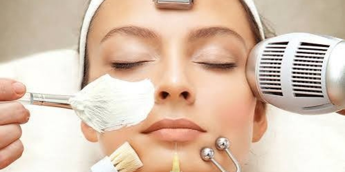 Discover Advanced Anti-Aging Treatment Offers at Royal Clinic Saudia