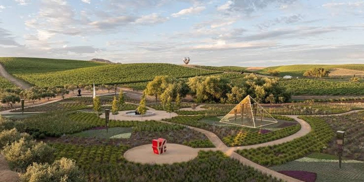 Natural Stone Features for Napa Wine Country Landscapes