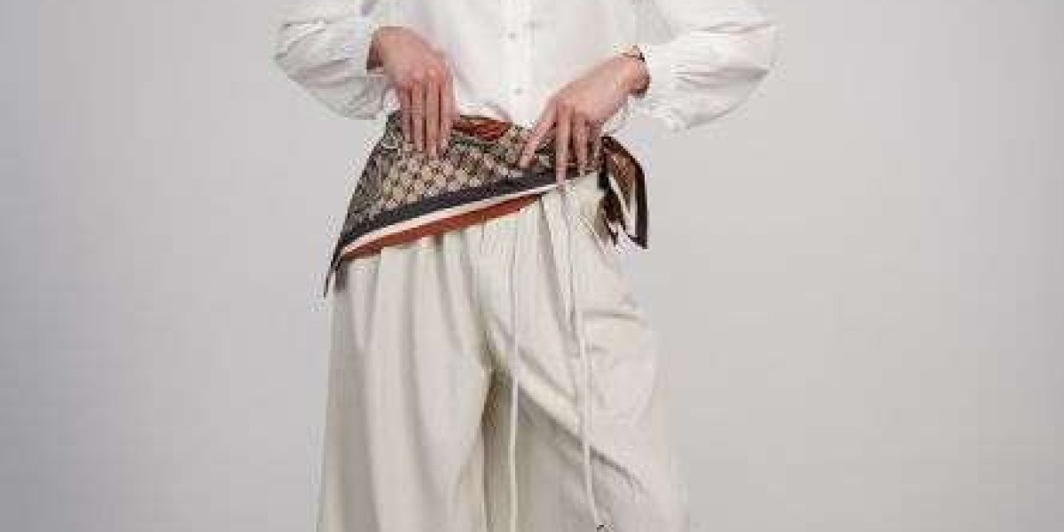 Ayla Pant - Oyster: A Timeless Blend of Comfort, Elegance, and Everyday Versatility