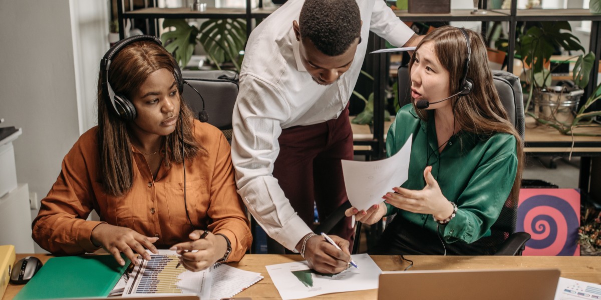 Know the Top 5 Reasons of Why Multilingual Call Centers Right for You