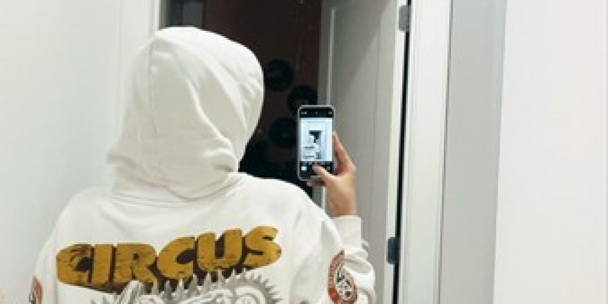 Travis Scott Merch: How Music, Streetwear, and Fan Culture Come Together
