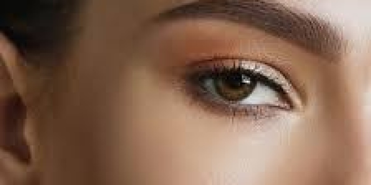 تجميل الجفون الرياض: خطوات العملية وفترة التعافي بأمان وسهولة تامة