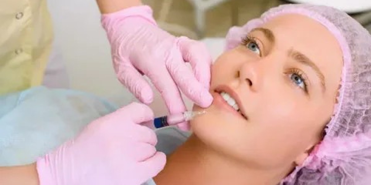 Dermal Fillers in Dubai: The Non-Surgical Facelift