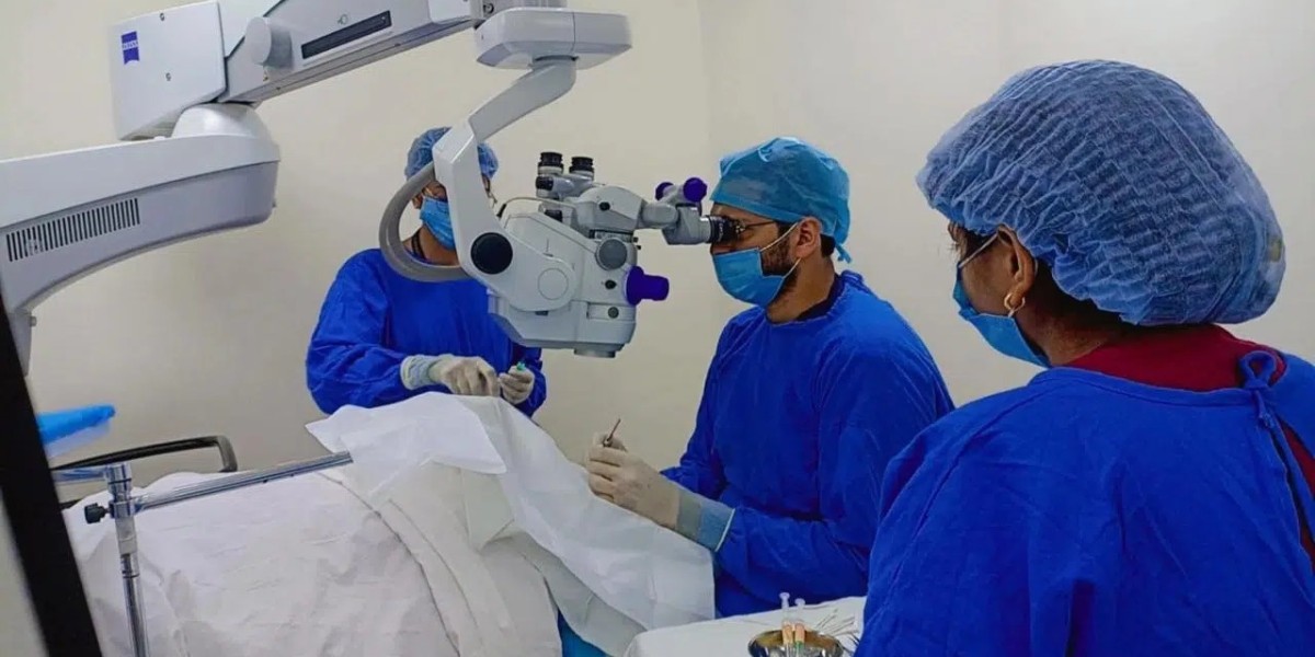 Blurred Vision: Common Causes and When You Should See an Eye Specialist
