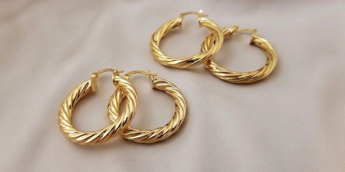 How Can You Choose the Perfect Gold Hoop Earrings for Your Style?