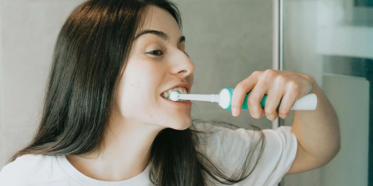 Teeth Cleaning : Professional vs Home Cleaning