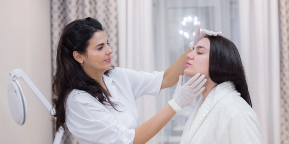 What Does a Facial Cosmetic Surgeon Toronto Do to Enhance Natural Beauty?