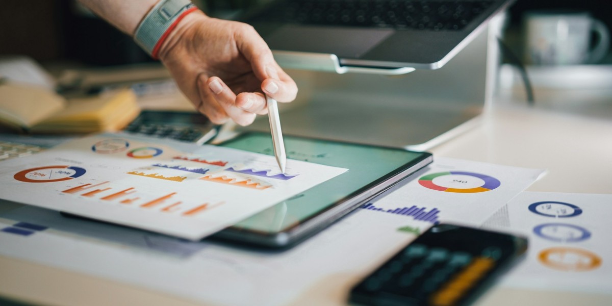 Is Business Analytics Future-Proof? How AI Co-Pilots Are Redefining Entry-Level Roles by 2026