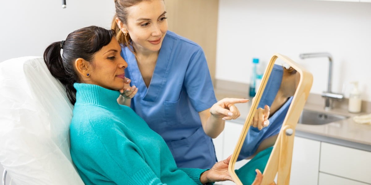 Plastic Surgery Consultation: How to Discuss Your Goals and Treatment Options