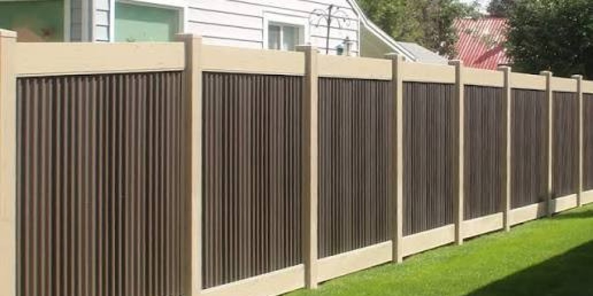 What Columbus Homeowners Should Know About Pool Fence Installation