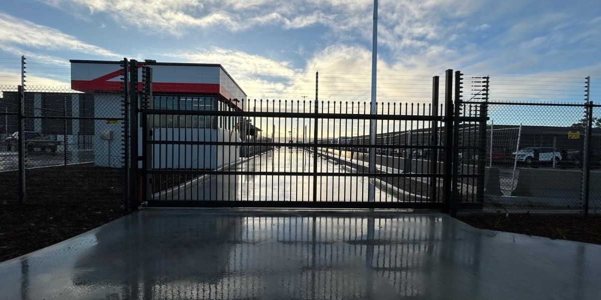 How to Choose the Right Commercial Fencing Contractor in Perth