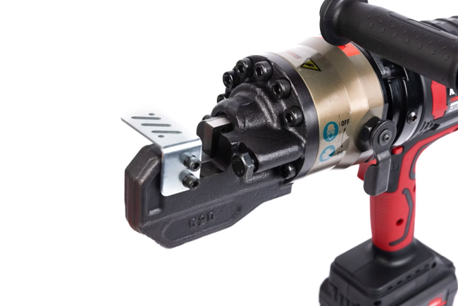 Common Mistakes Builders Make When Choosing a Cordless Rebar Cutter