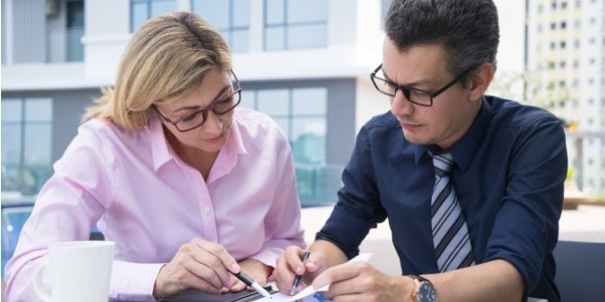 Financial Planning for Expats With Parents or Dependants Back Home